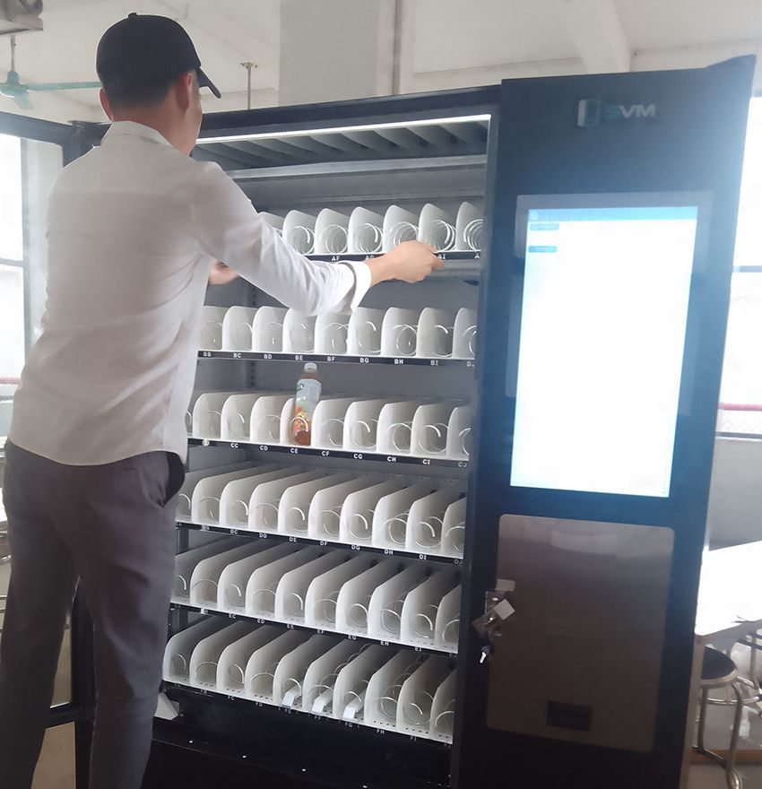 SVM tại khu công nghiệp linh hoạt tùy biến khay hàng | Máy bán hàng tự động SVM hỗ trợ linh hoạt tùy biến khay hàng