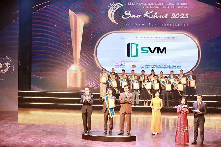 Sao Khuê 2023 SVM nhận giải 2