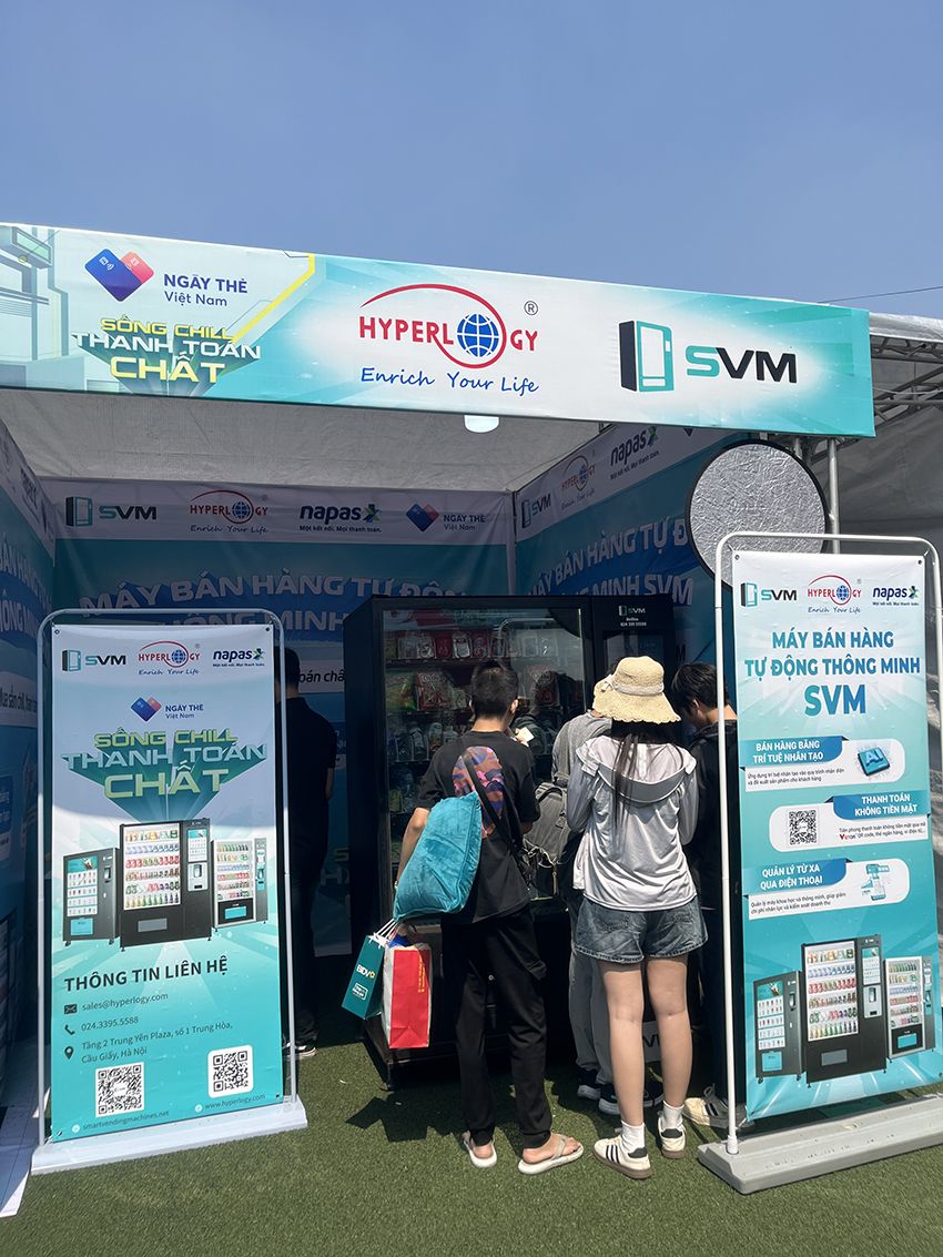20241008 Ngày thẻ Việt Nam 2024_Máy bán hàng tự động SVM_SVM_Smart Vending Machine_thanh toán không tiền mặt_vietqr_thẻ ngân hàng 27