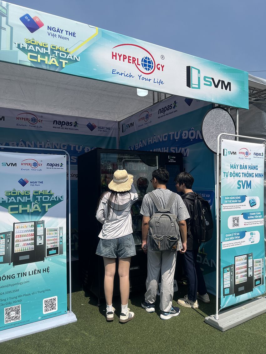 20241008 Ngày thẻ Việt Nam 2024_Máy bán hàng tự động SVM_SVM_Smart Vending Machine_thanh toán không tiền mặt_vietqr_thẻ ngân hàng 29
