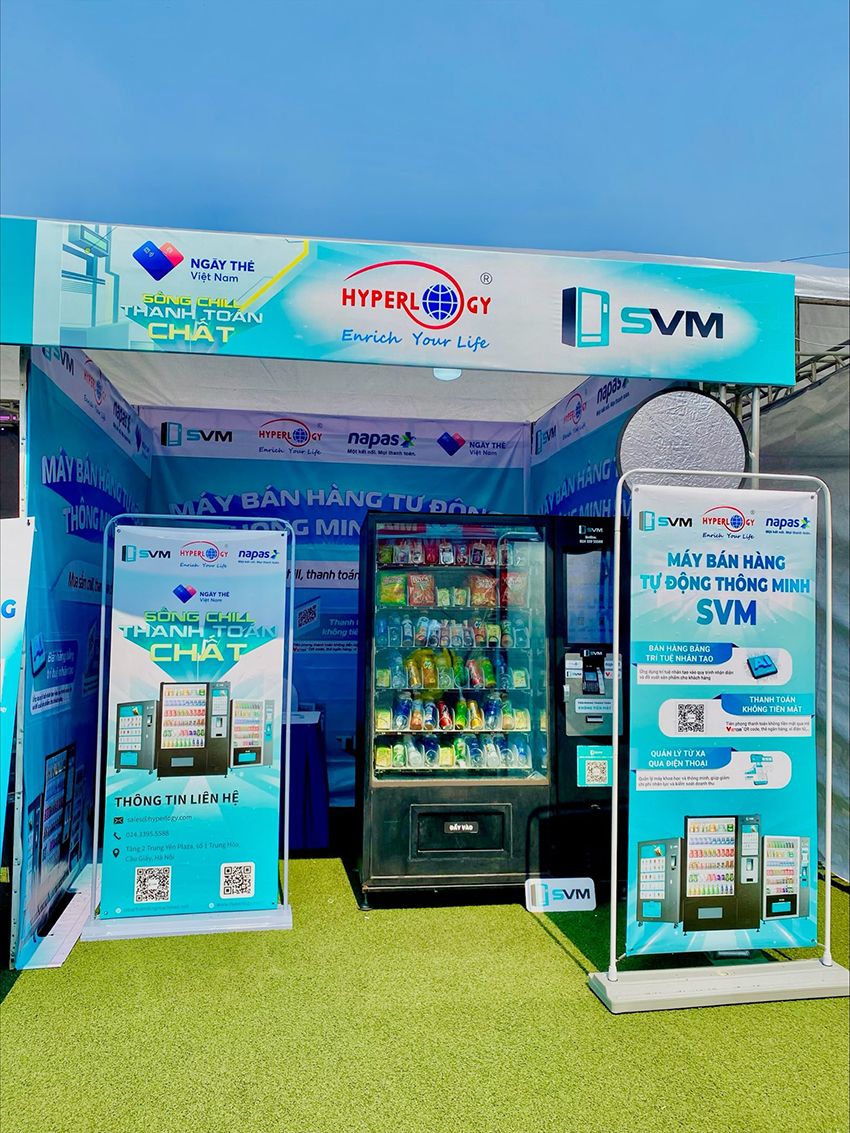 20241008 Ngày thẻ Việt Nam 2024_Máy bán hàng tự động SVM_SVM_Smart Vending Machine_thanh toán không tiền mặt_vietqr_thẻ ngân hàng