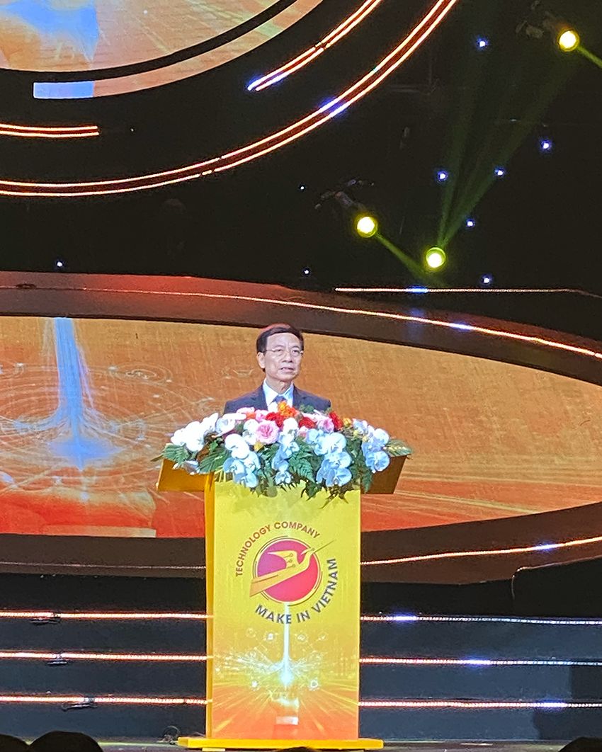 20240115 Make in Viet Nam 2024_Smart Kit_Bộ trưởng Bộ Thông tin và Truyền thông Nguyễn Mạnh Hùng