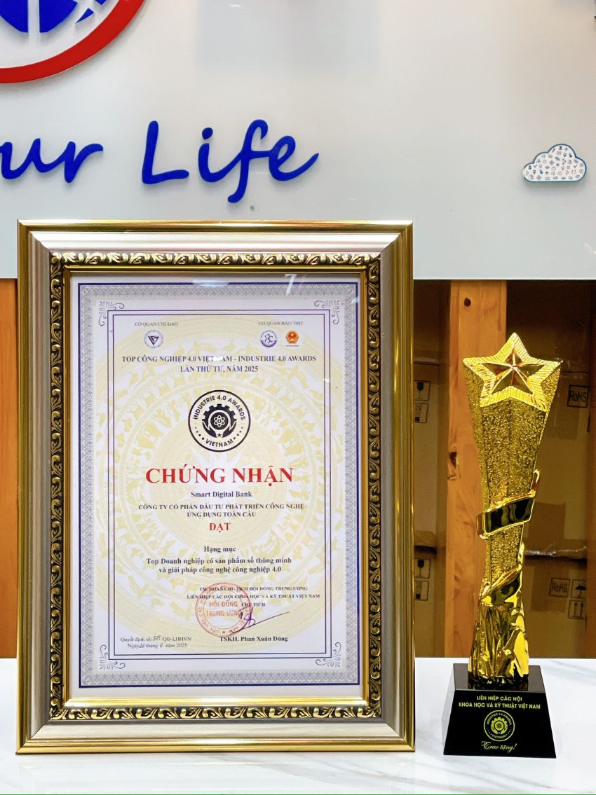 Máy bán hàng tự động SVM C22 đã xuất sắc đạt giải tại Hạng mục Top Doanh nghiệp có sản phẩm số thông minh và giải pháp công nghệ công nghiệp 4